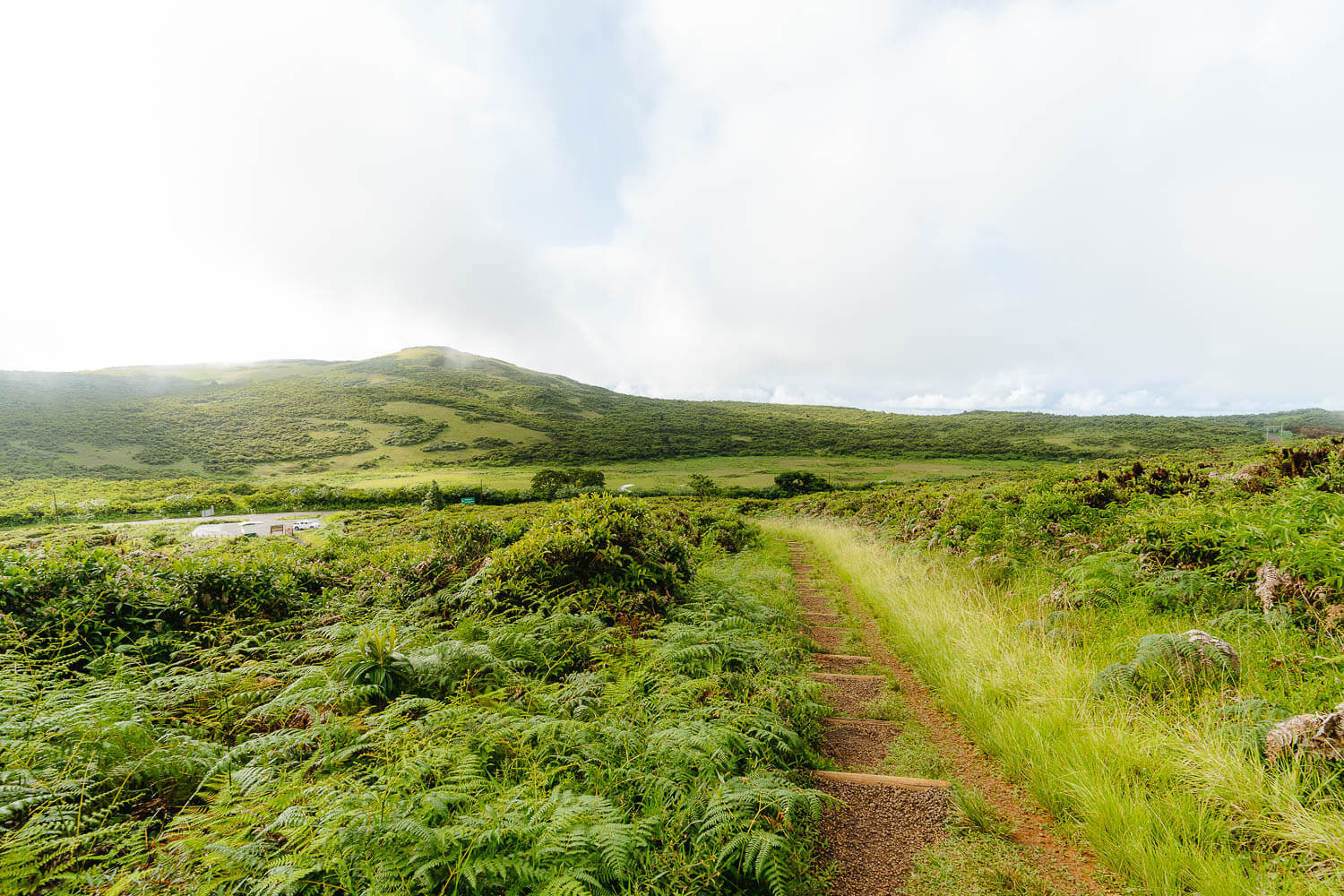 The path up to El Junco crater