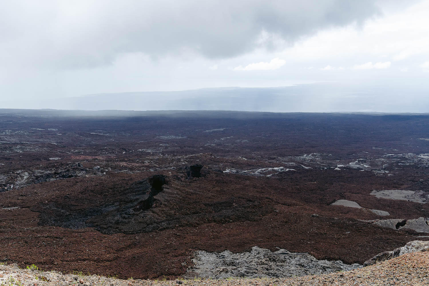 The lava rifts in front of Chico volcano