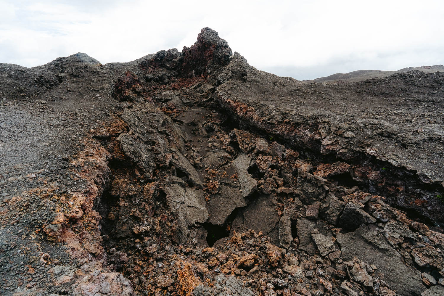 Collapsed volcano structure