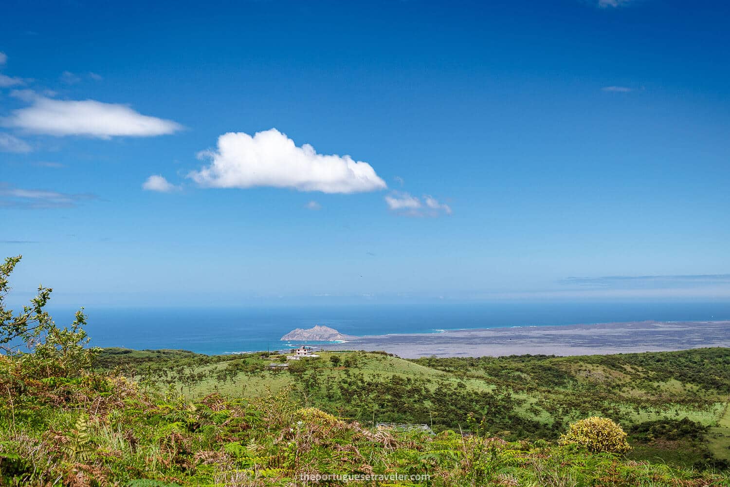 Cerro Brujo and Punta Pitt at the distance