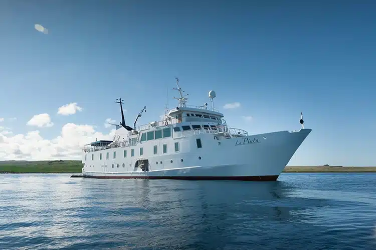 La Pinta Yacht from Metropolitan Touring