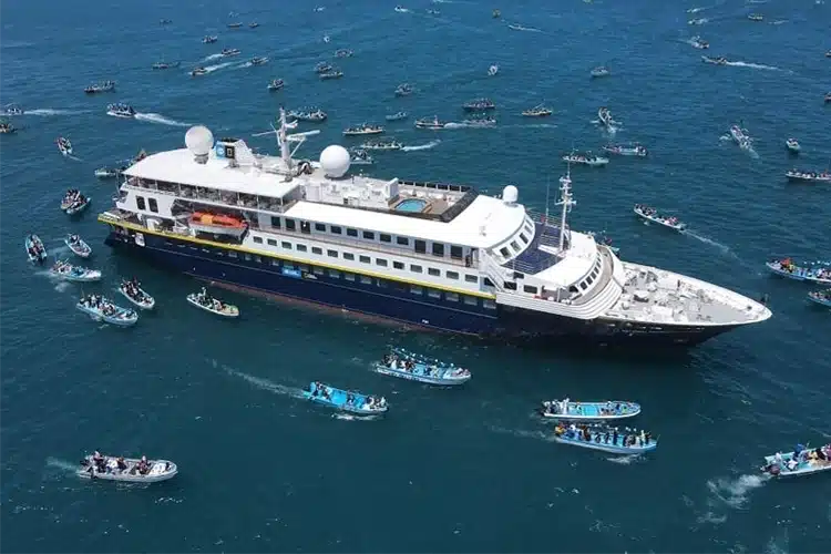 National Geographic & Linblad Islander II