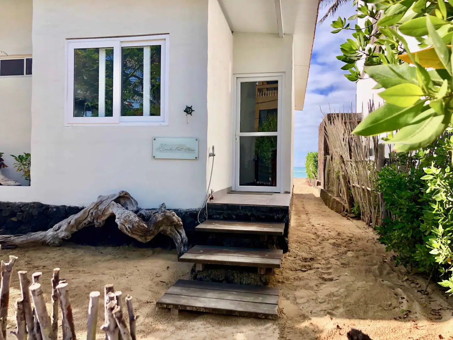 Sandy Feet House in Isabela, Galapagos