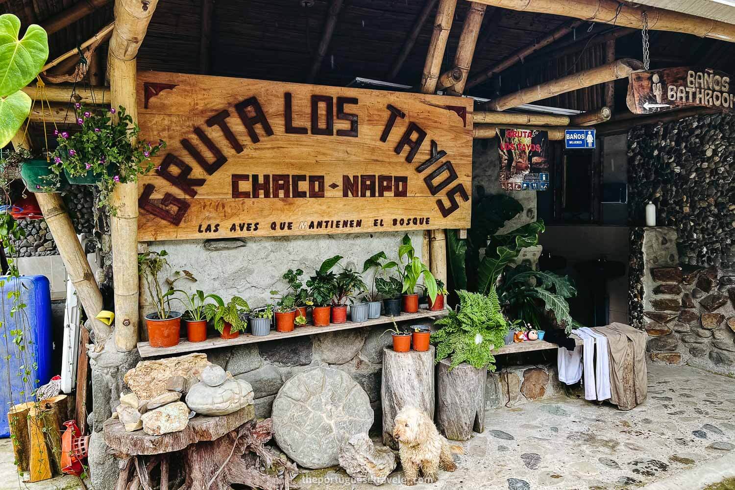 The reception of Gruta de Los Tayos by the road where the adventure starts