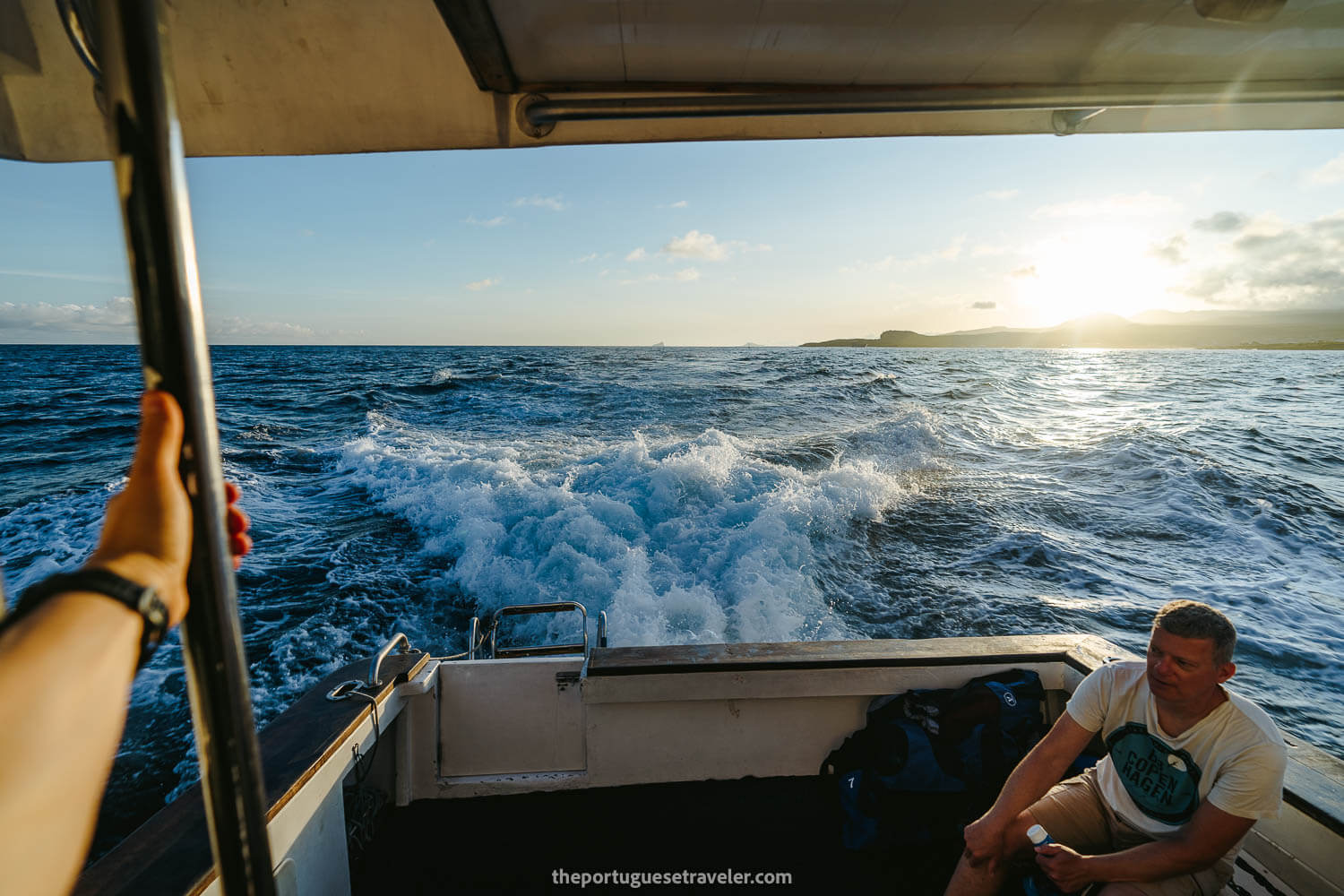 The sunrise on the way to Gardner Islet