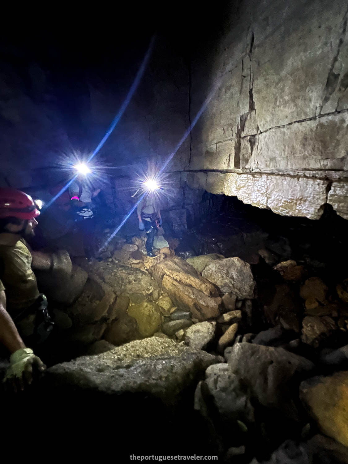 The famous Moricz Arch, on the Cueva de Los Tayos expedition.