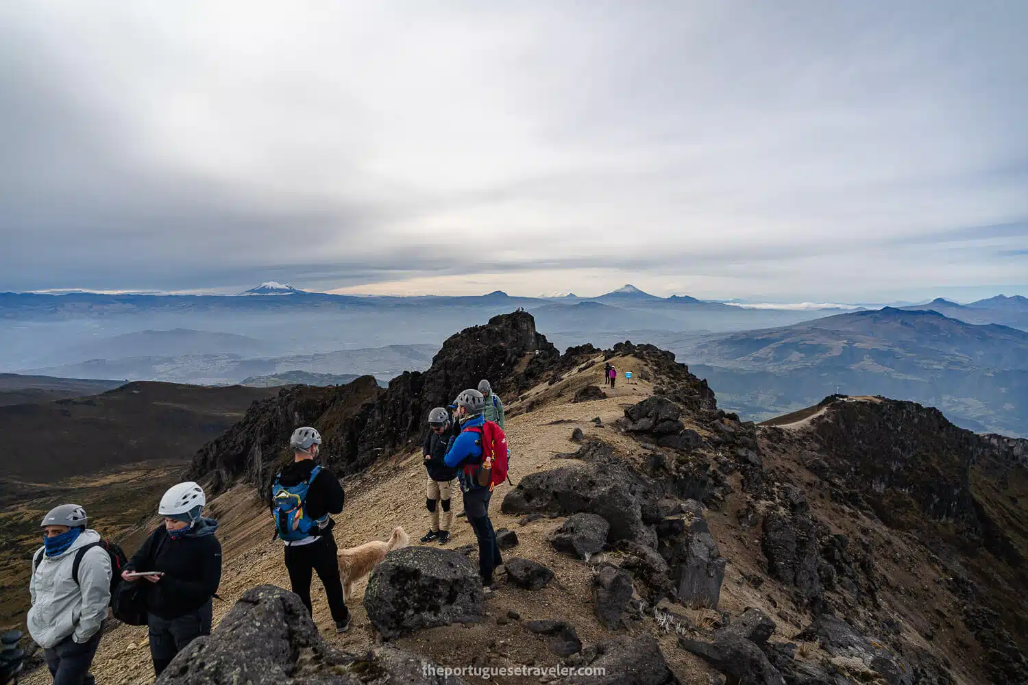 The summit of Guagua and the view of the Volcano Avenue