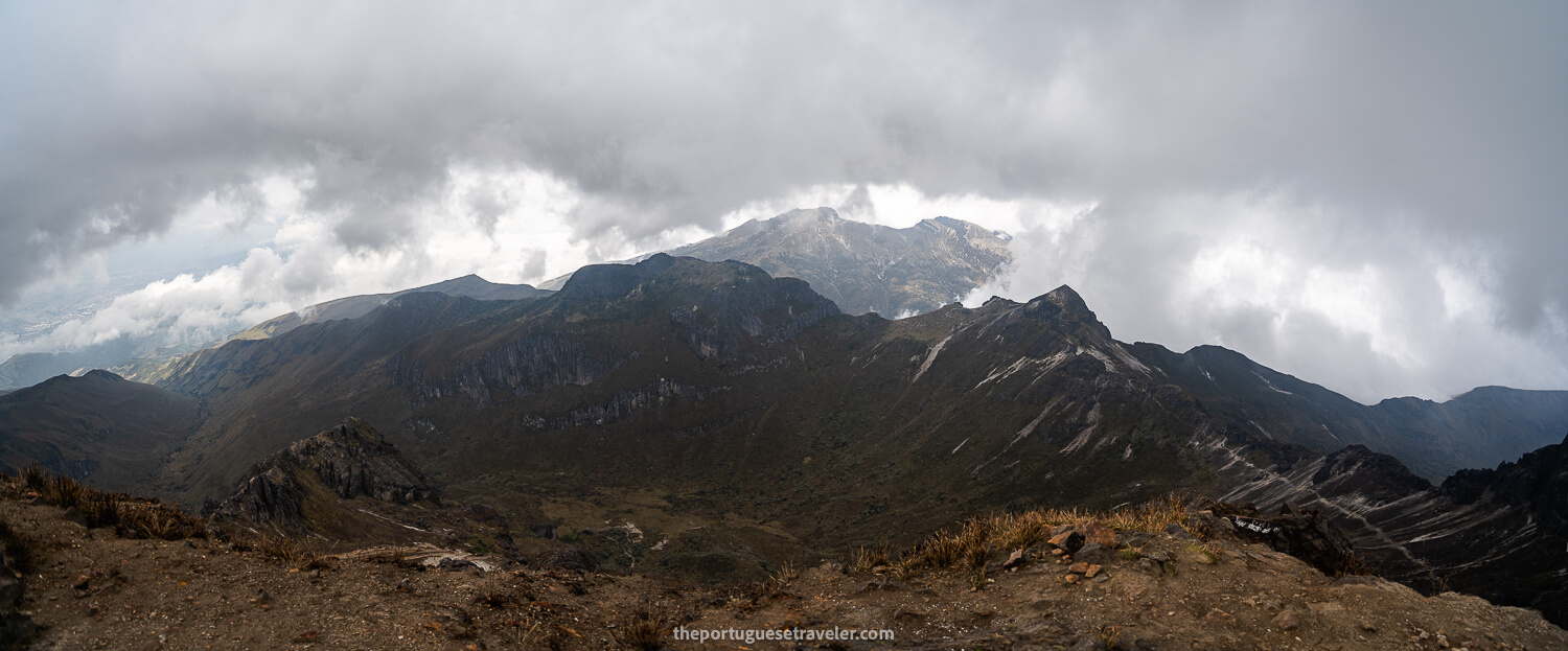 The view of the caldera of Rucu Pichincha