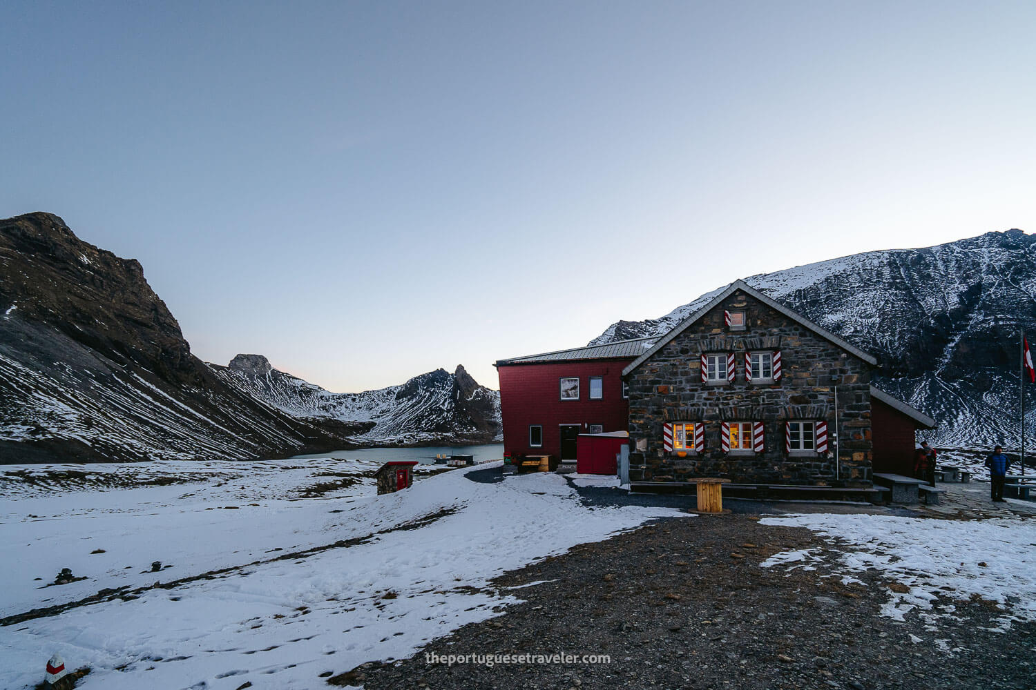 The Muttsee Hut after Sunset
