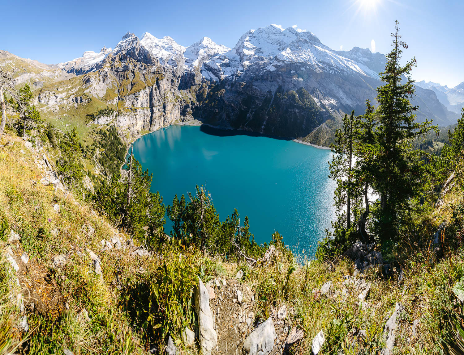 A panorama of the Oeschinensee on the panorama trail
