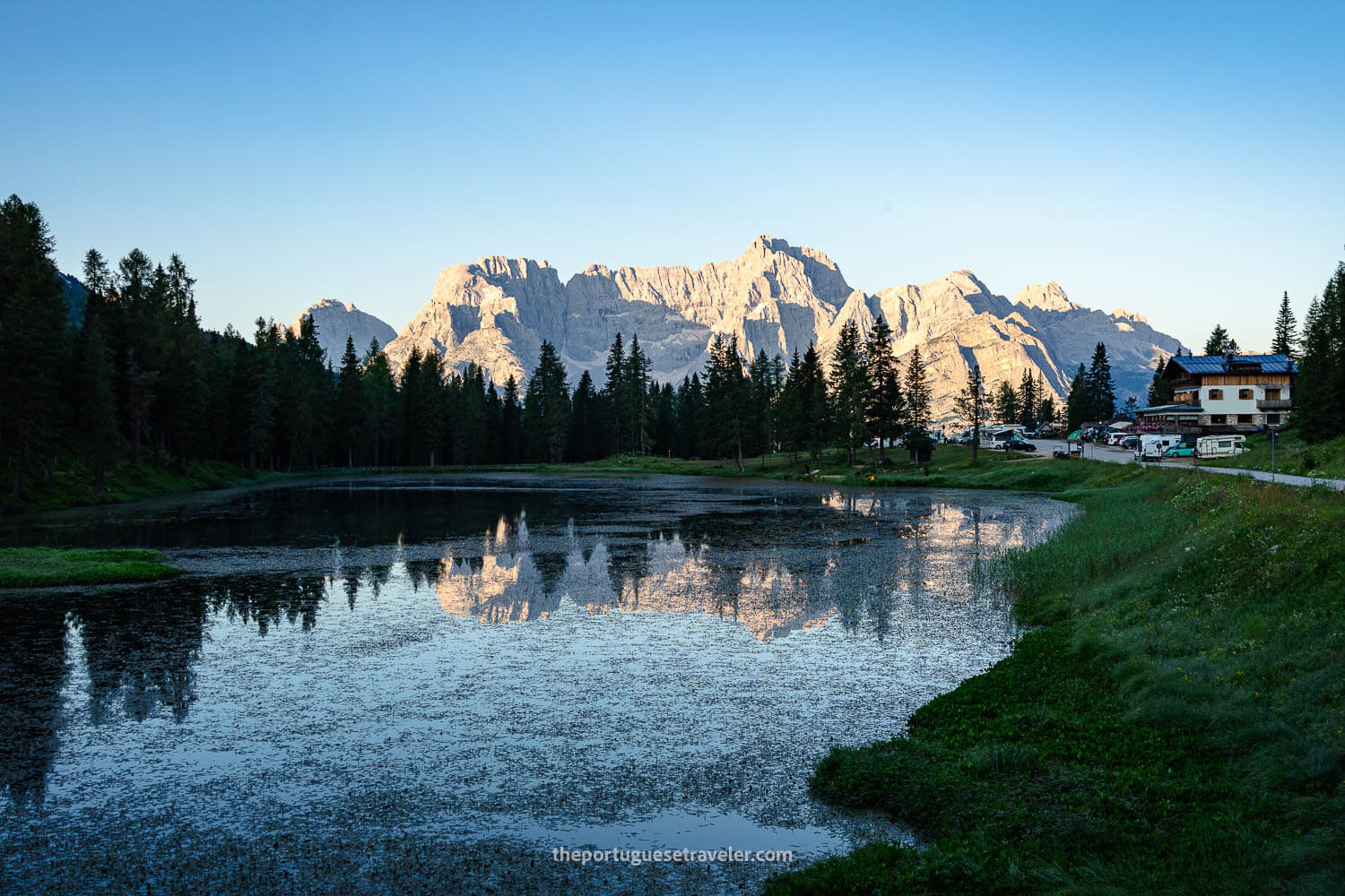 The view of the Challet and Lago Antorno