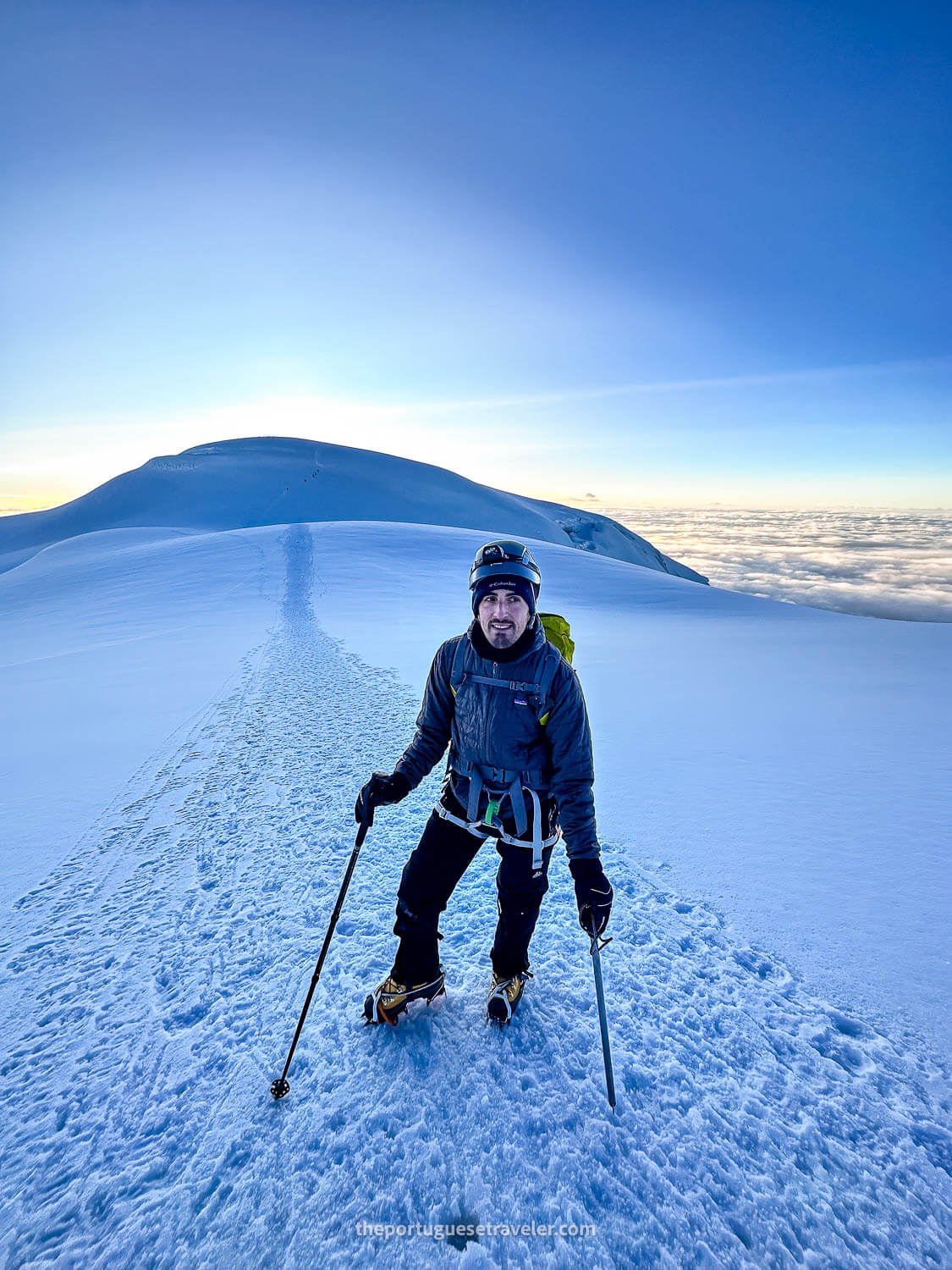 The arrival at the Veintimilla Summit, the Whymper Summit at the horizon