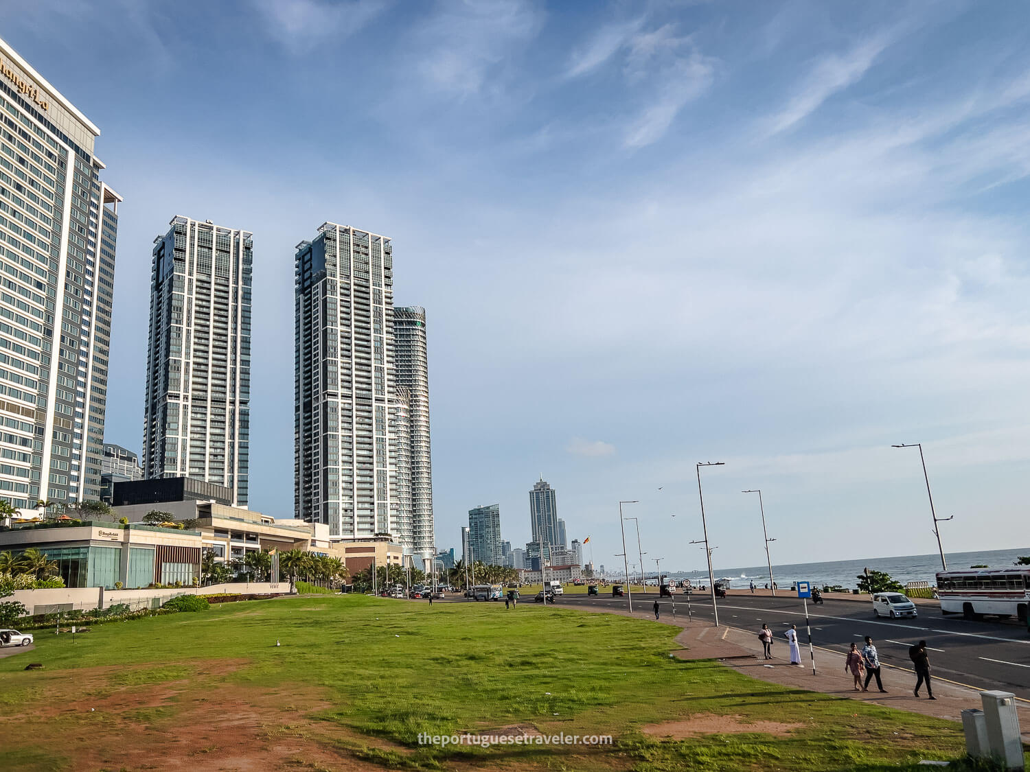 The promenade at the Galle Face Green beach side