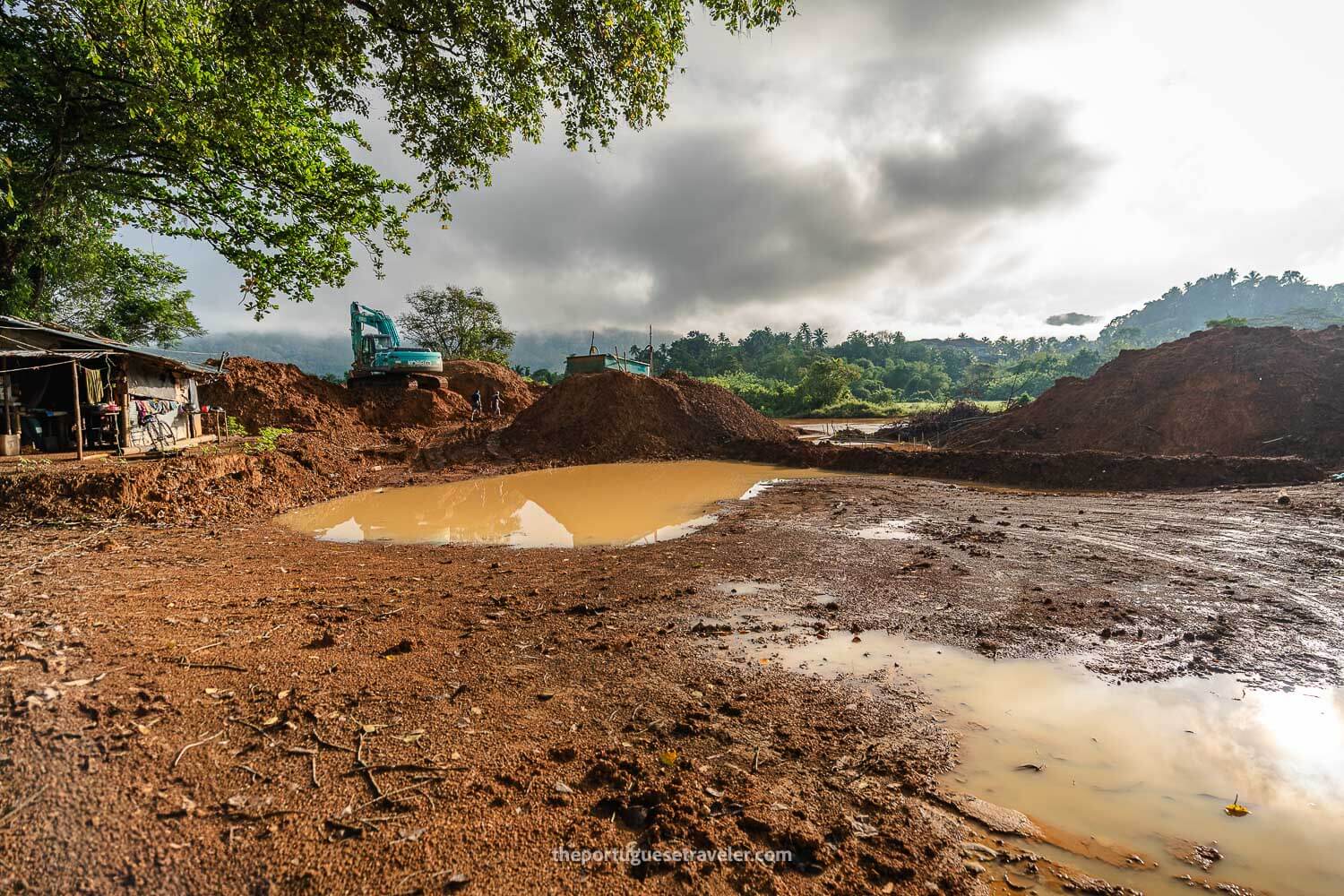 A gem mine in Ratnapura