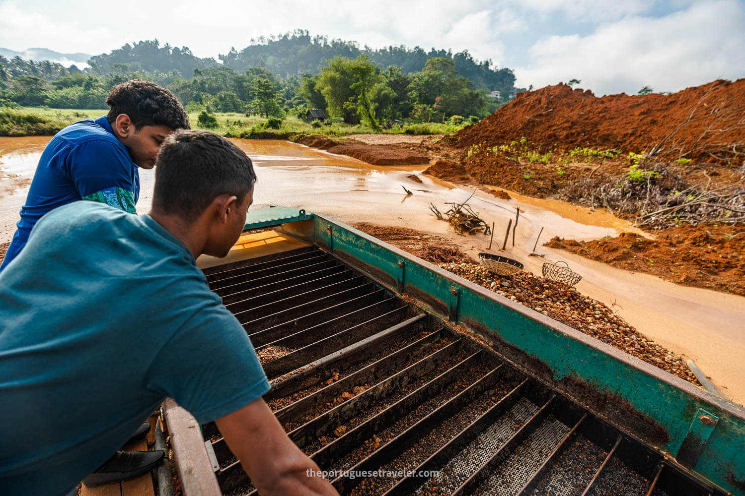 The water-filtering machine where firstly the earth goes through