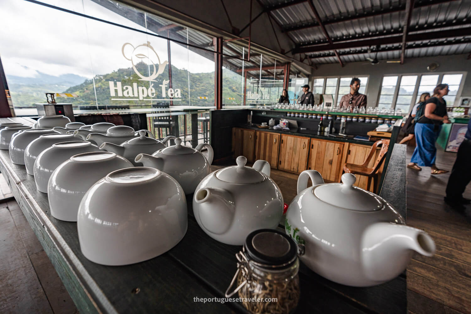 The tea pots before the tea-tasting experience