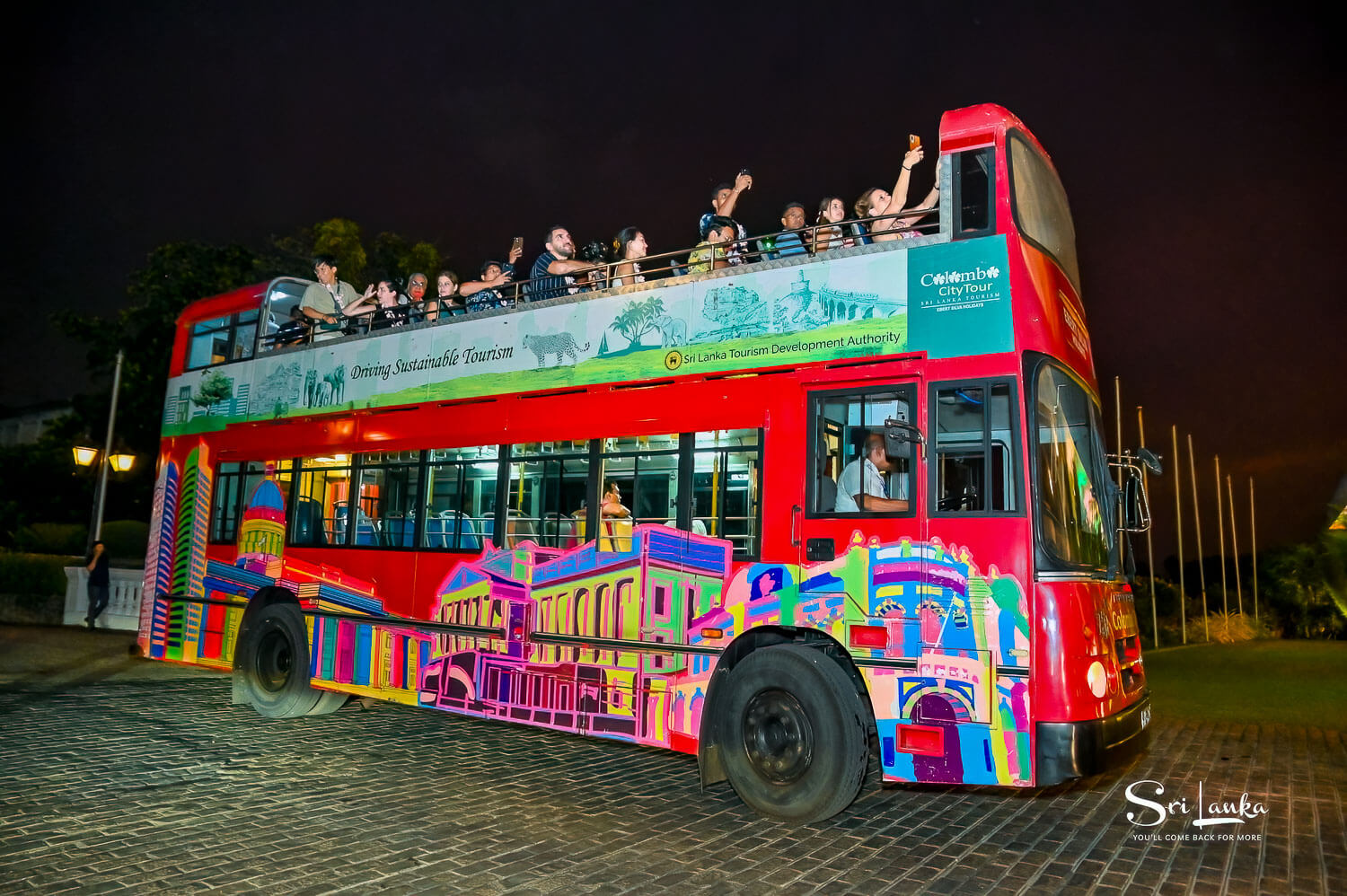 The Double Decker bus from Ebert Silva Colombo Tours (Photo by: Sri Lanka Tourism Board)