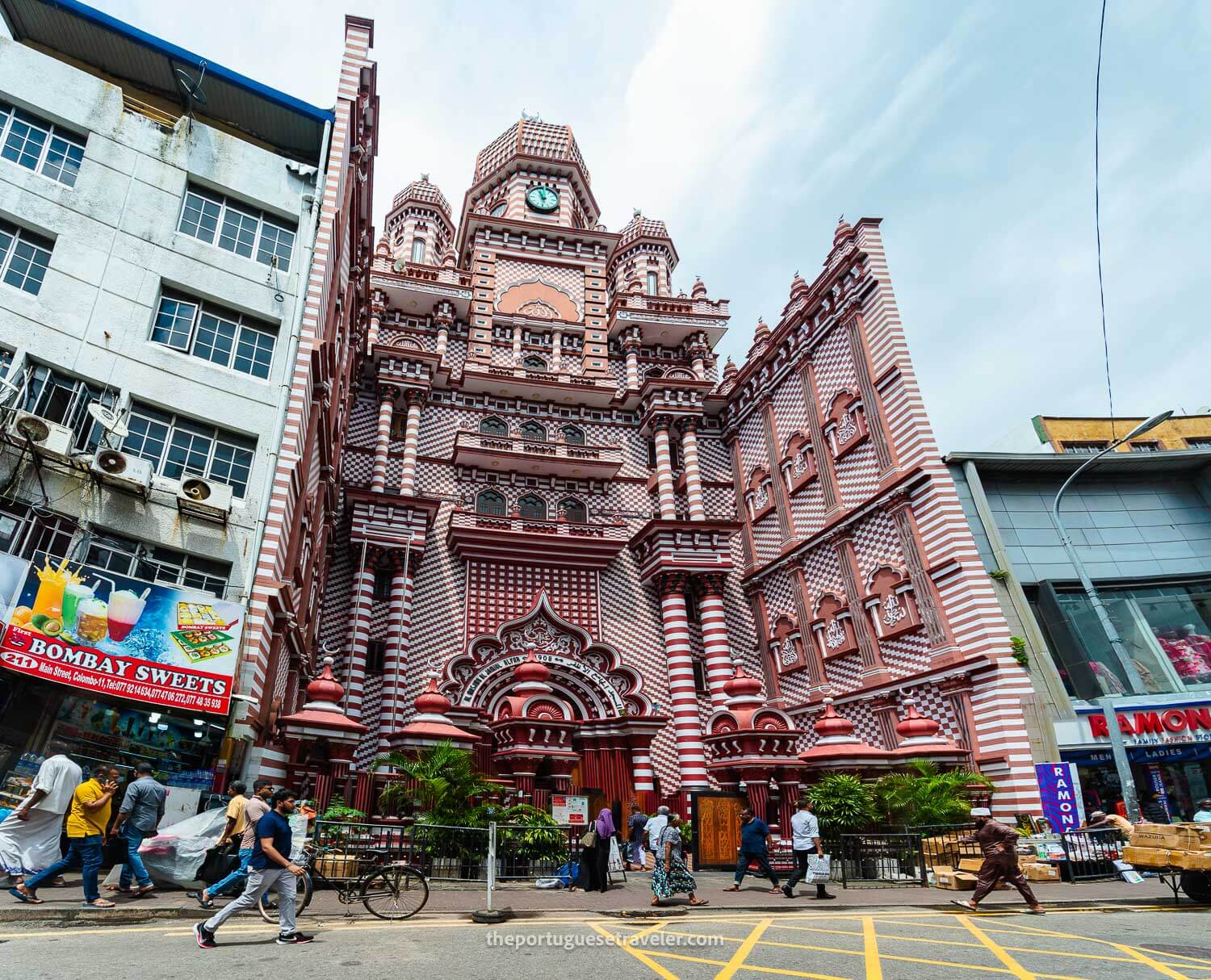 The Jami Ul-Alfar Mosque in Colombo