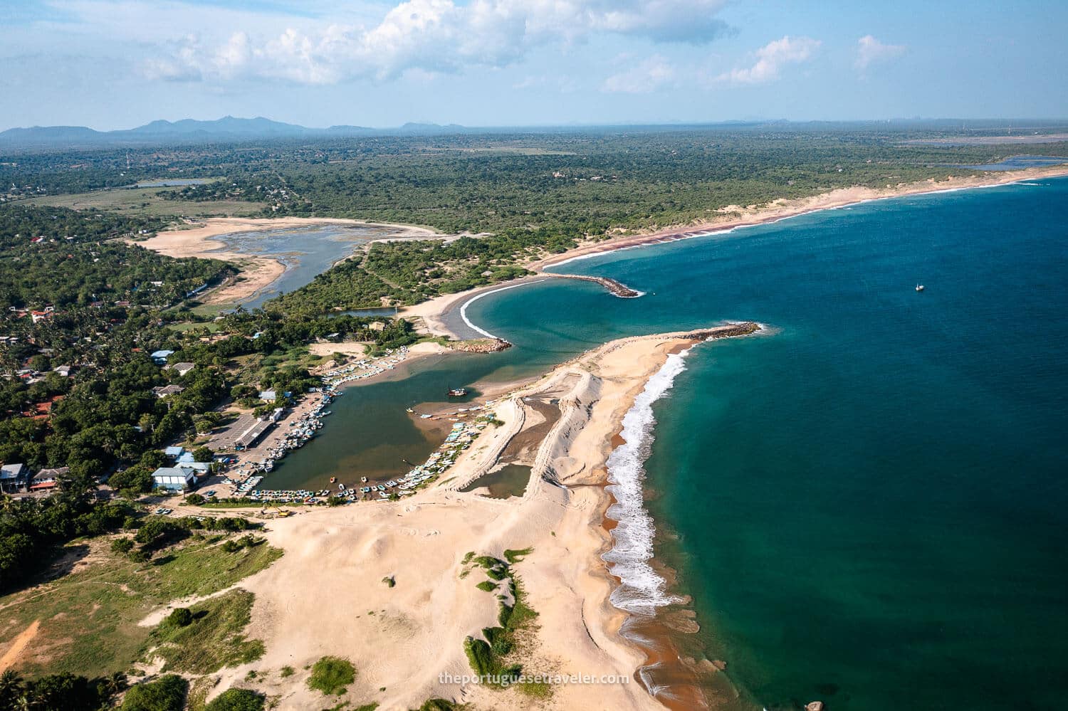 Kirinda Beach boats