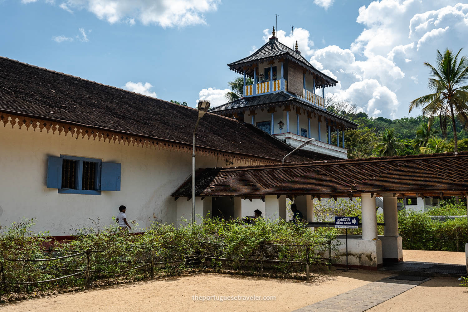 The main building of the temple, in Ratnapura