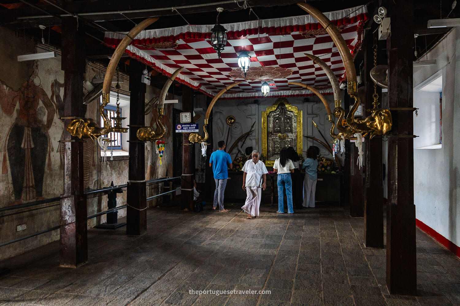 The interior of the temple in Ratnapura