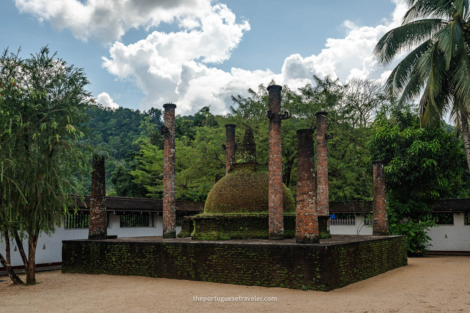 The Maha Saman Dewalaya Temple courtyard in Ratnapura