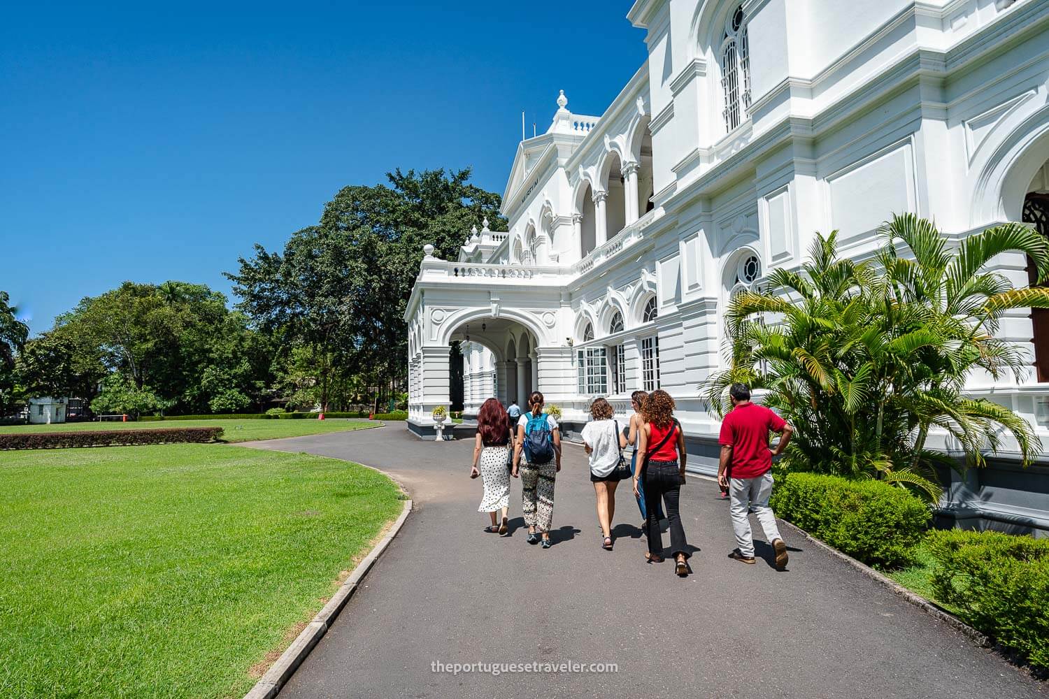 The group entering the museum