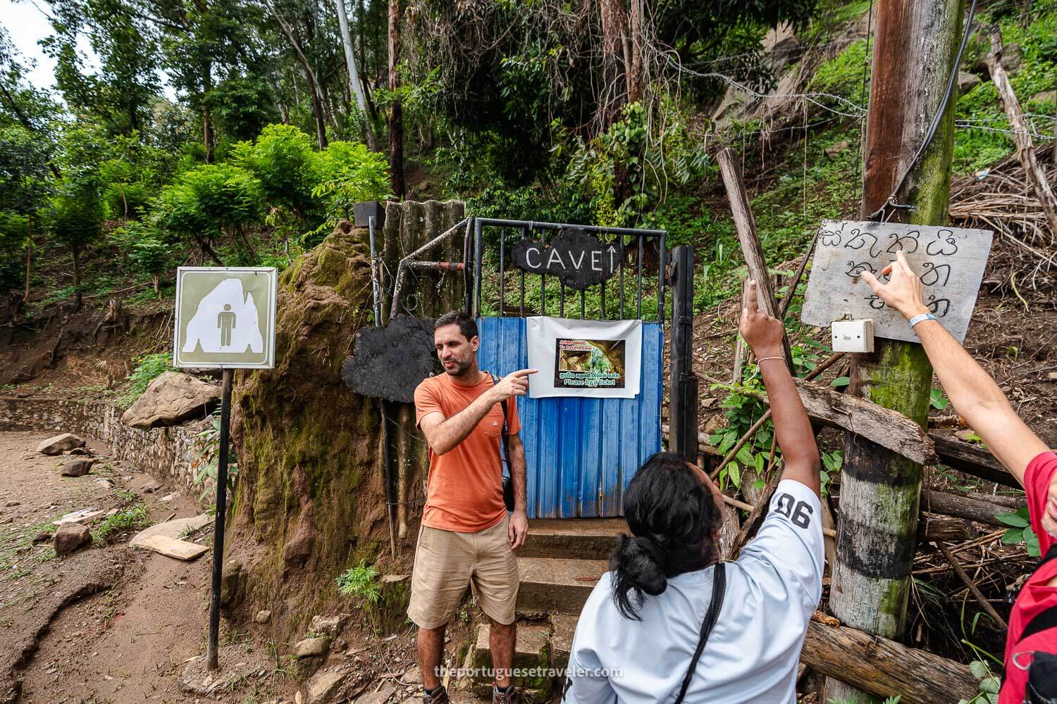 The gate to the Ravana's Cave