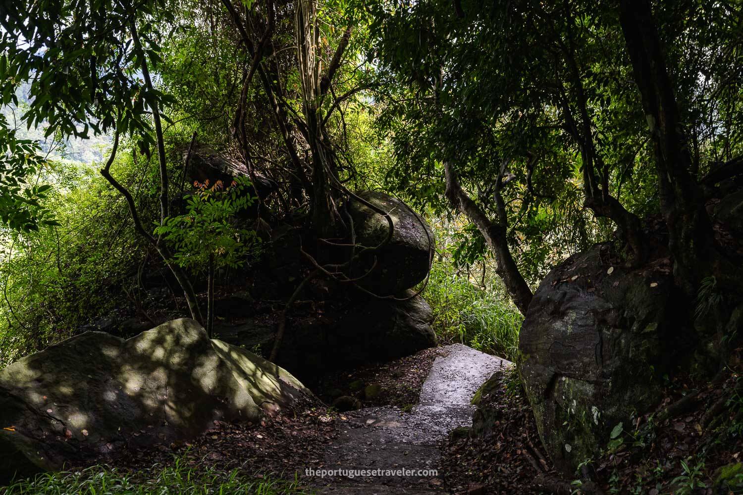 The way down the Ravana's Cave