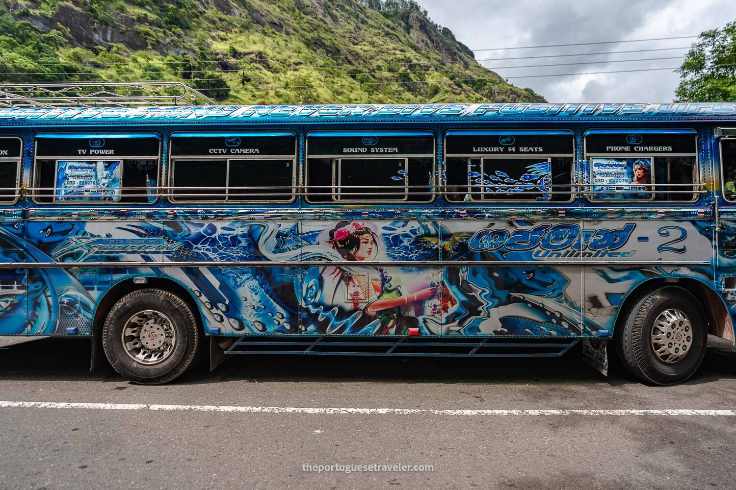 A touristic bus next to the Ravana Falls