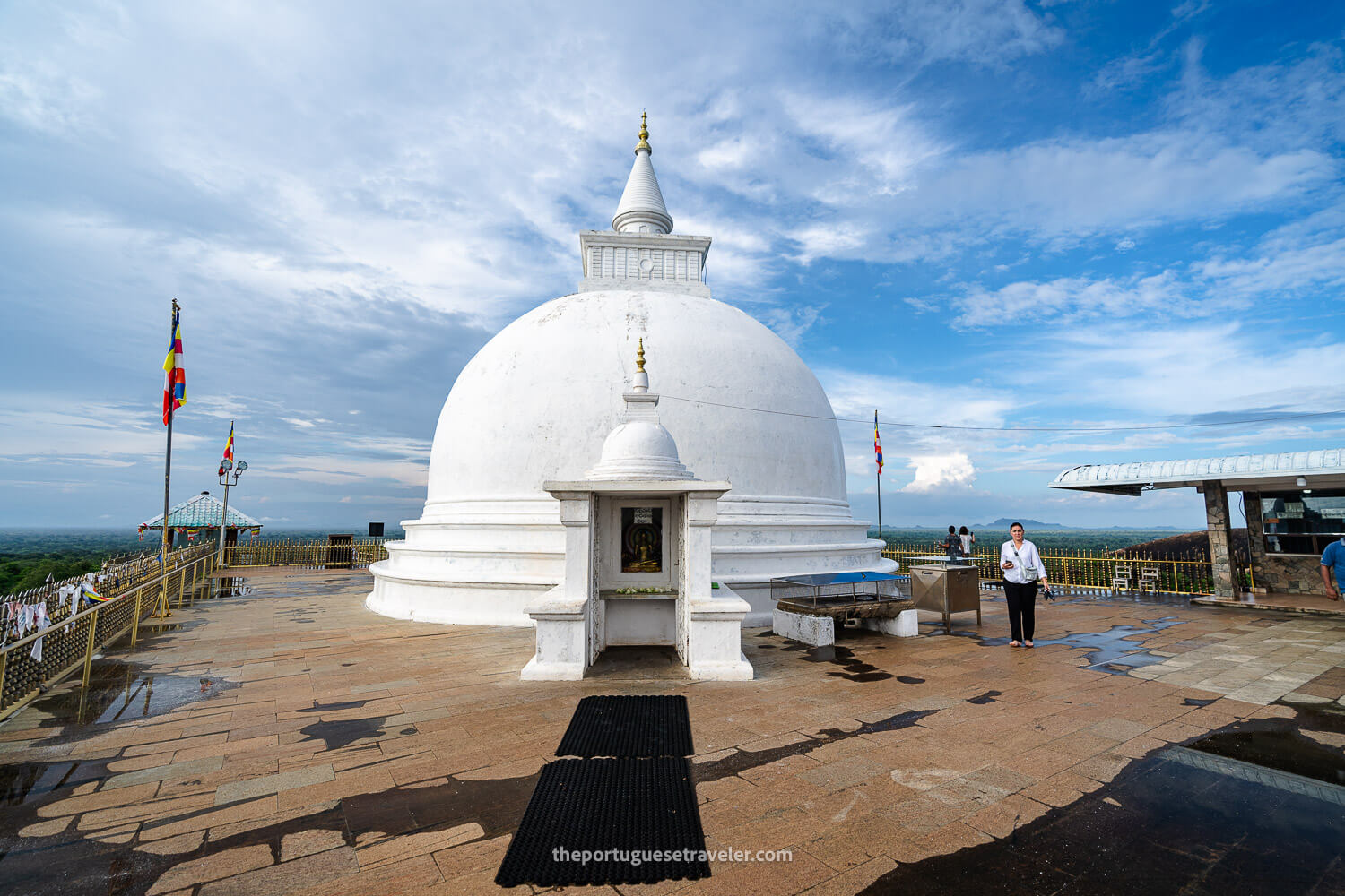 The stupa at the Sithulpawwa Rock Temple