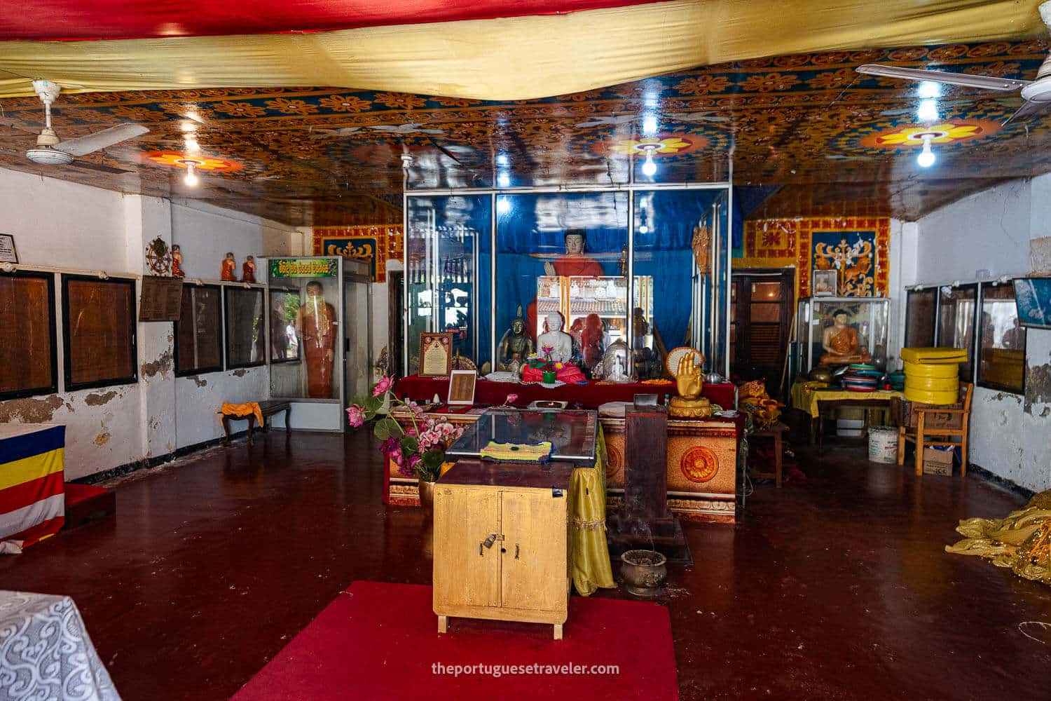 The interior of the The Tissamaharama Raja Maha Vihara Temple in Sri Lanka