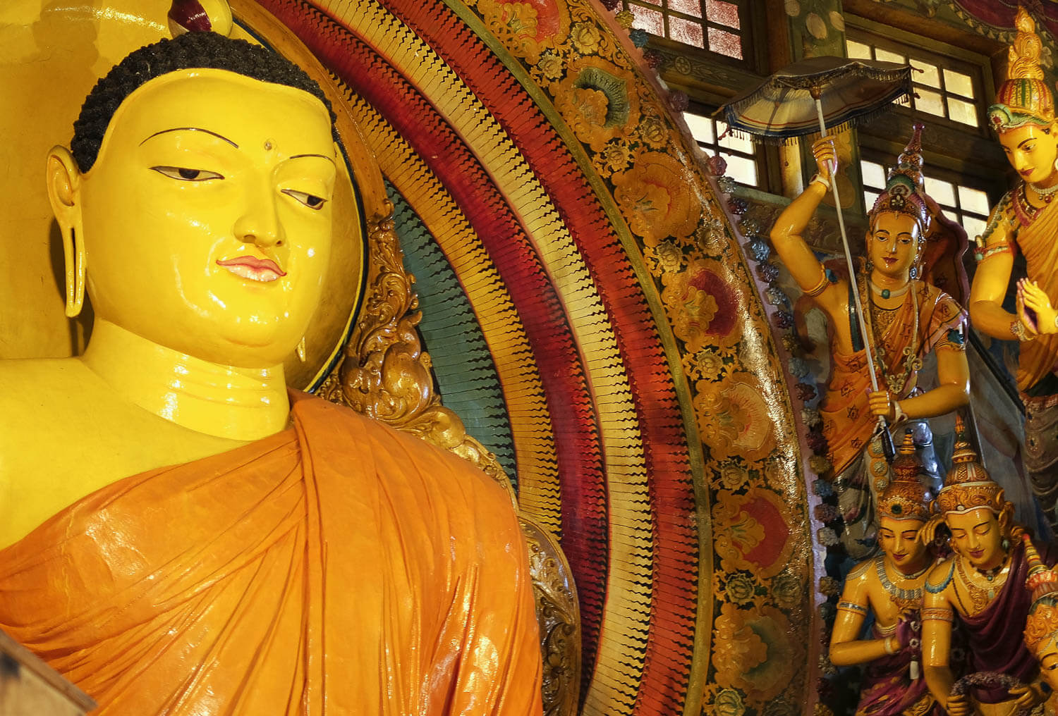 A Buddha statue inside the Gangaramaya Temple