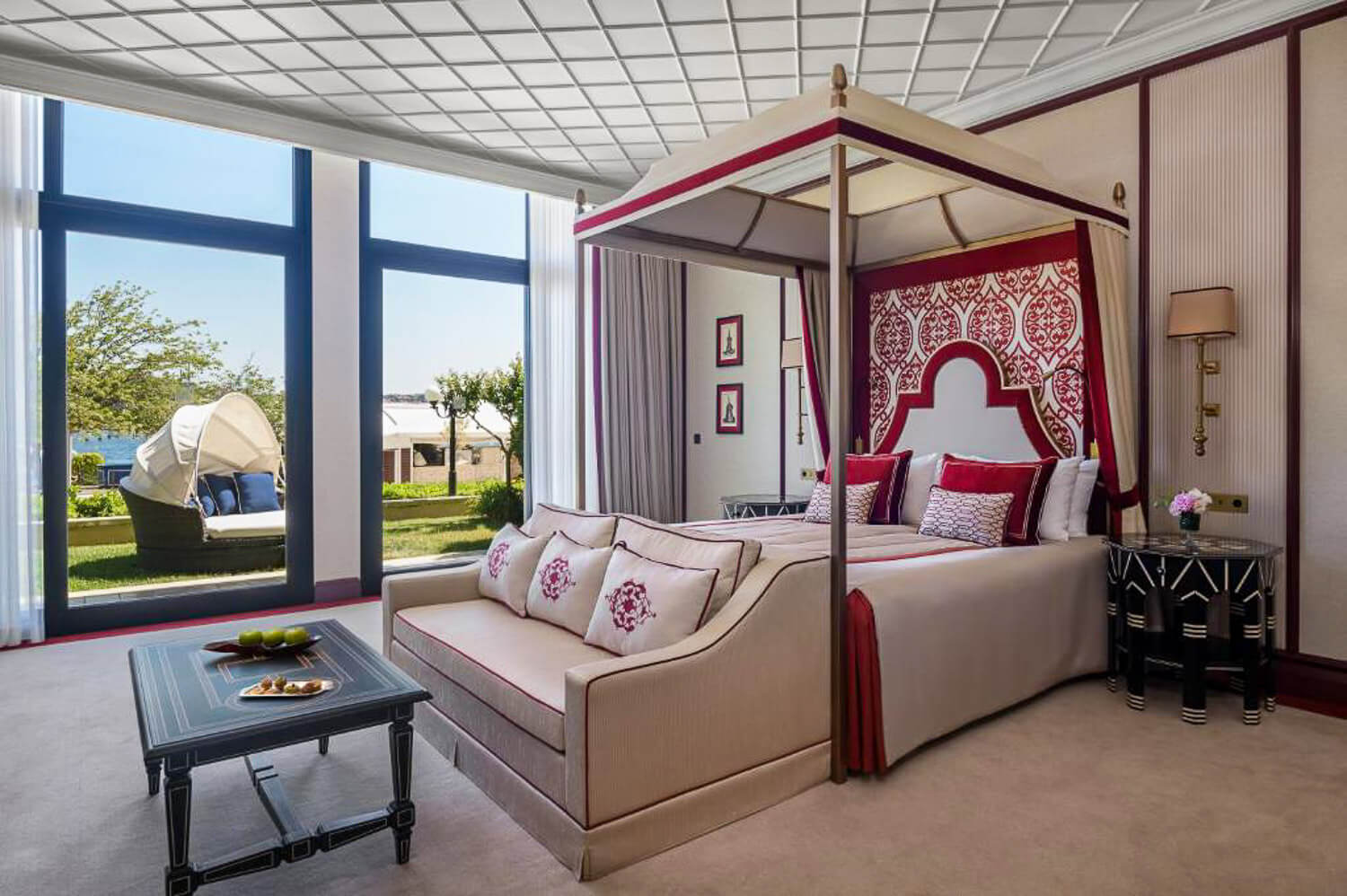 Ciragan Palace Kempisnki, one of the best luxury hotels in Istanbul