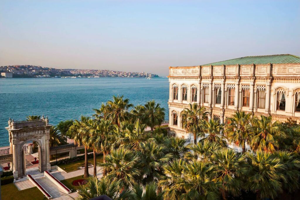 Ciragan Palace Kempisnki